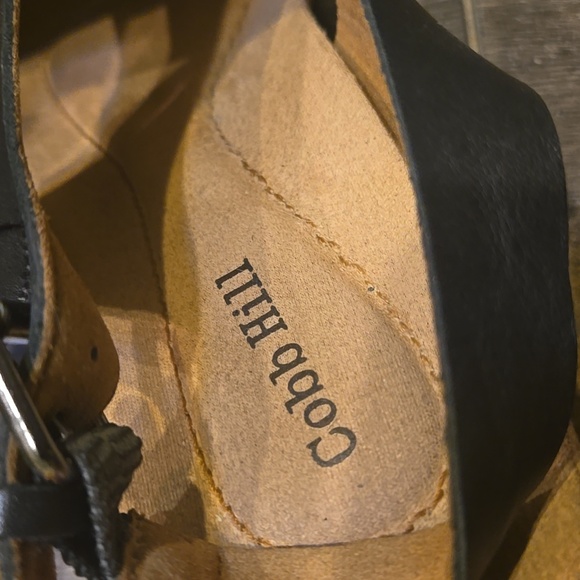 Cobb Hill Black Sandals with Wooden Heel - Picture 7 of 10